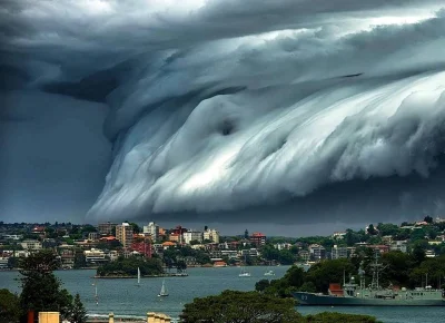 crazyfigo - Chmura szelfowa. Sydney, Australia. 

#koniecswiata #chmury #sydney #foto...