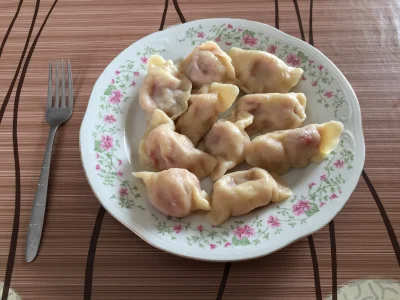 B.....9 - Zgadnijcie z czym (｡◕‿‿◕｡) #pierogi #kochampierogi #pierogimylove #jedzzwyk...