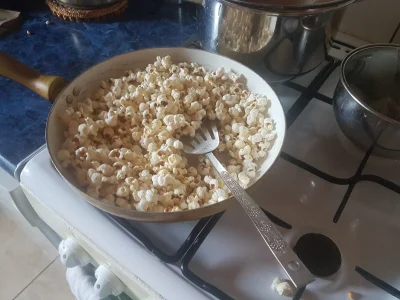 IgciuGD - Zrobiłem sobie popcorn na patelni 
#jedzenie #phaxidieta