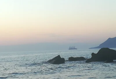 Seeba - Ktoś wie co to za statek ?
#zeglarstwo #zaglowce #statki #morze #grecja