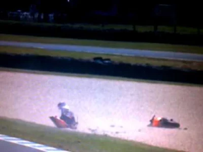 Szlaufman - @Jofiel: Marquez w Moto2 też mało się nie skasował gdy wjechał w odpuszcz...
