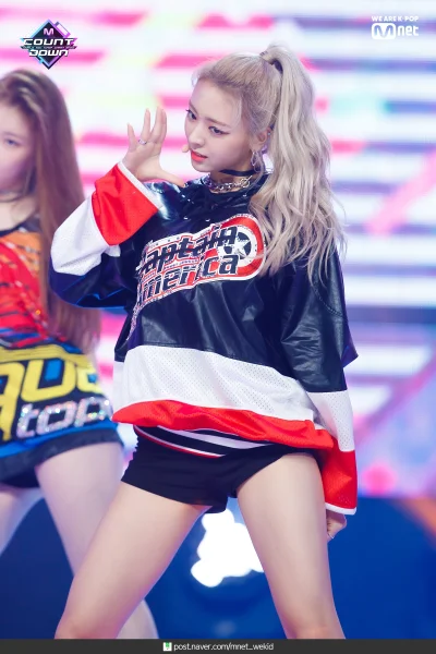 XKHYCCB2dX - #yuna #itzy
#koreanka