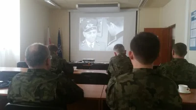 wojcir - #wojsko #rezerwa #heheszki
Szkolenie ze szpiegostwa.