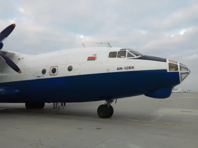 airfield_ops - Rocznik 1967, Białoruski An-12. Nietypowy gość z ładunkiem cargo - prz...