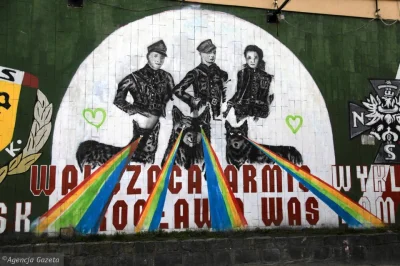 Morderczy_Morszczuk - @LesnyBoruta: To co się dzieje z tym muralem jest elementem fol...
