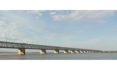 rybak_fischermann - Zdjęcie mostu na rzece Amur.
Obok niego dobudowano most drogowy....