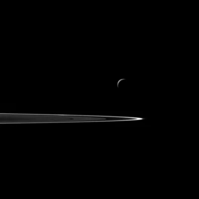 irytacjaniebosklonu - Tak się zaprezentował Enceladus z pierścieniami Saturna 28 paźd...