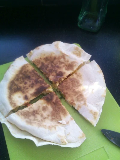 f.....1 - #weganizm #wege #gotujzwykopem quesadilla z sosem serowym (z nerkowcow) i k...