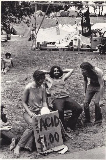 gg_jap - LSD do dostania po dolarze na festiwalu Powder Ridge Rock Festival w 1970, 
...