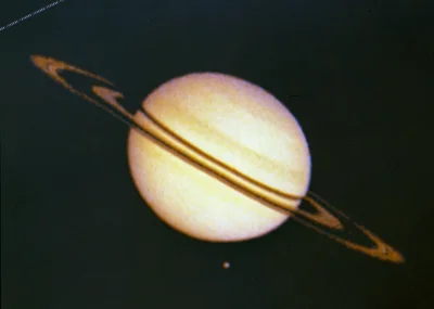 sznaps82 - Na zdjęciu: Saturn i jego pierścienie - zdjęcie z sondy Pioneer 11. Źródło...