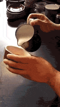 rozowyreptilianin - Uwielbiam zapach kawy z samego rana o 10. 

SPOILER