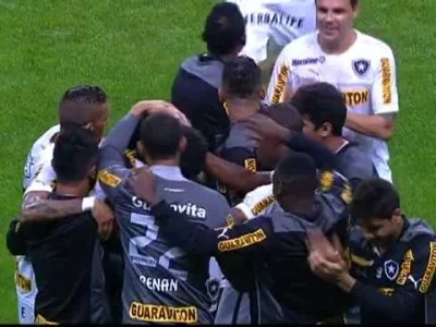 sam_gold - Seedorf strzela jeszcze taki bramy Gremio- Botafogo 

#pilkanozna #seedorf