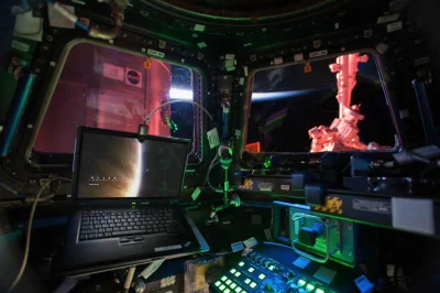 T.....n - Astronauta gra sobie w kosmosie w Alien Isolation ( ͡° ͜ʖ ͡°)
#kosmos #nas...