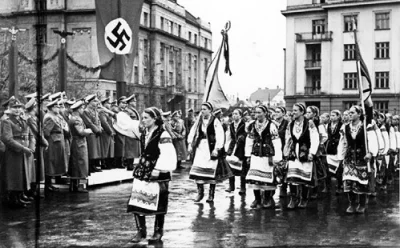 vipezet - @dziadzio: walczą z hitlerowcami: