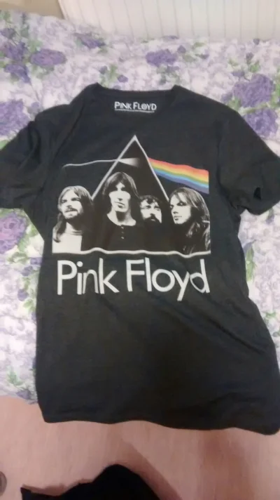 wujeklistonosza - Patrzcie co kupiłem w Tesco

#pinkfloyd #moda #koszulki #muzyka #...