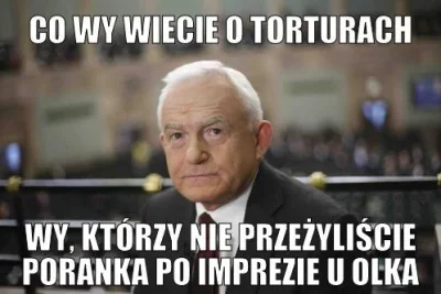 SirBlake - Nowy łańcuszek na facebooku: 


 Moja "5" polityków, z którymi chętnie odb...