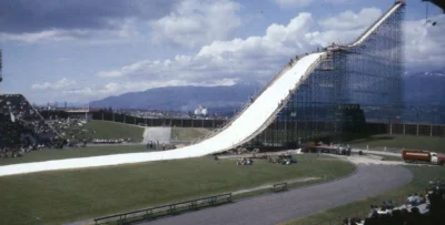 Akryl92 - Skocznia narciarska w Vancouver na Empire Stadium. Rok 1958.
#skoki #histo...
