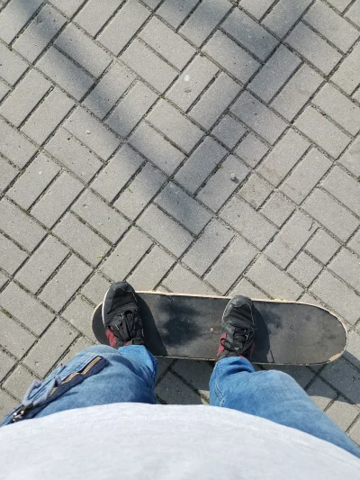 burak_glikemiczny - Uczę się ollie
Jakieś porady od skaterów? 
#skateboarding