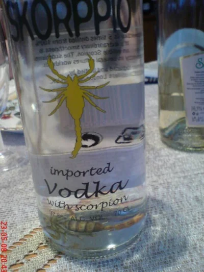 HariPota - Zjadł ktoś z was kiedyś skorpiona z takiej wódki? #kiciochpyta #alkohol