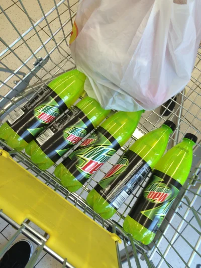 igorsped - Hahahaha w Biedrze 1.59 za butelkę razem z pepsi i mirindą XD #cebuladeals...