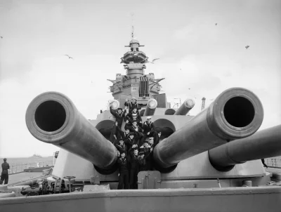 angelo_sodano - Brytyjski pancernik HMS Nelson) i jego działa kalibru 406 mm, 1941
#...
