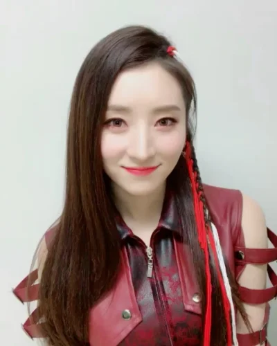 XKHYCCB2dX - #sua #dreamcatcher 
#koreanka