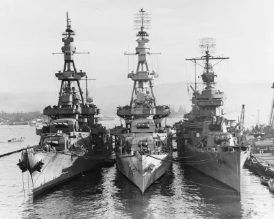 Rajtuz - Ciężkie krążowniki USS Salt Lake City, USS Pensacola i USS New Orleans w Pea...
