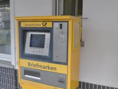 czosnkowy_wyziew - @piatek: W Niemczech na poczcie lub przed poczta stoja automaty do...