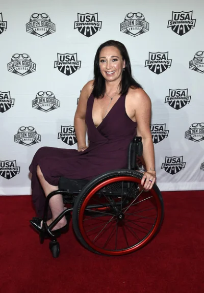 trebeter - amy van dyken
6krotna złota medalistka w pływaniu
zaliczyła wypadek na q...