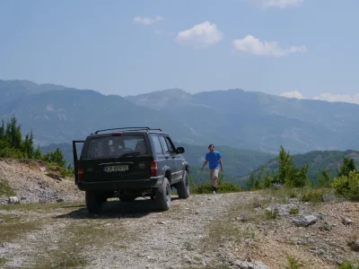 kaczor - @kaczor: #jeep #pokazauto #pokazmorde #albania
