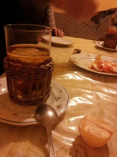 Dioda - Siedzę sobie u babci, obieram mandarynkę i popijam herbatkę, pozdrawiam :) #u...