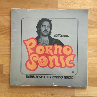 piron - Kolo kupił na Record Store Day taką płytę. #sluchalbym 
#porno #muzyka #cieka...