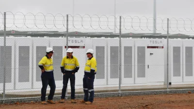 J.....I - Australia oszukuje Teslę. Nie płacą im za prąd!

TLTR: Tesla za szybko sta...