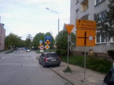 Andr3v - #kielce 

A w Kielcach drogi oznakowuje się w ten sposób: