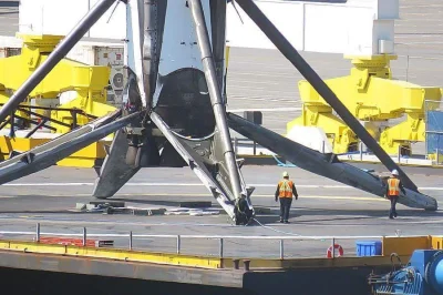 Sh1eldeR - Jak duży jest Falcon 9, czyli rakieta, która wylądowała na barce?

Ani z...