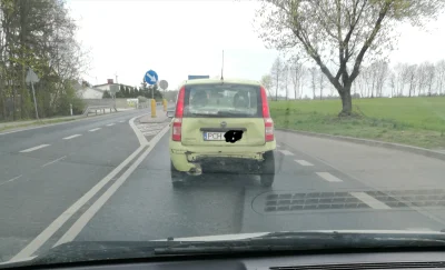 solis1 - Mirki jadę sobie dzisiaj do domku i widzę taki obrazek...Misiu Panda po szko...