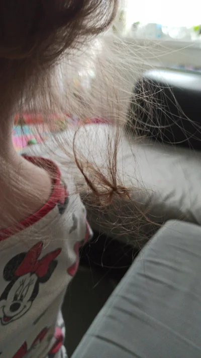 Insane_Mike - Taka szybka sprawa. Córka ma zwyczaj kręcenia włosów podczas zasypiania...