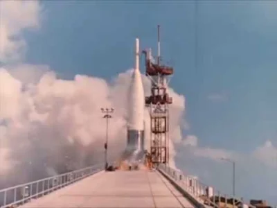d.....4 - Wybuch rakiety Atlas na platformie startowej, lata 60. XX wieku. 

#kosmos ...