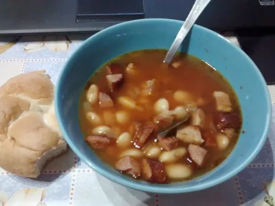 Supay - Dzisiejsza kolacja, pozdrawiam wszystkich fasolarzy. ^_^

#gotujzwykopem #g...