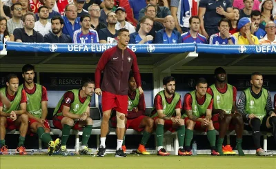 NiskiFortepian - Złota Piłka dla Ronaldo za doprowadzenie drużyny do Mistrzostwa Euro...