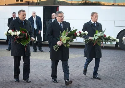 szymeg7 - W 2010 roku dzień po zabójstwie działacza PiS Marka Rosiaka w Łodzi pojawił...