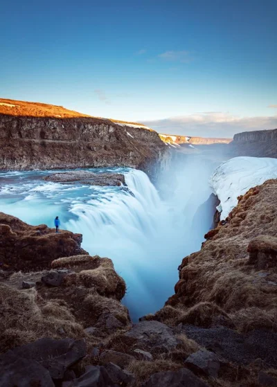 Artktur - Gullfoss (isl. "złoty wodospad") – wodospad znajdujący się w Islandii. Gull...