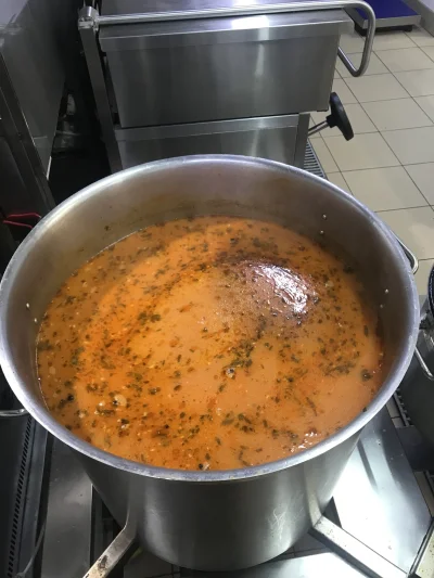 KubaJam - Wczoraj gotowaliśmy 116 litrów rosołku to jak w każdym polskim domu dzisiaj...