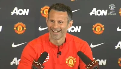 lifapek - Ryan Giggs właśnie zaproponował sobie nowy 5-letni kontrakt jako zawodnik :...