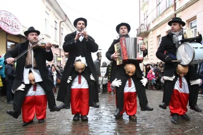 qxbqxb - Połowa mieszkańców Ukrainy ma co najmniej jednego dziadka/babkę, którzy posi...