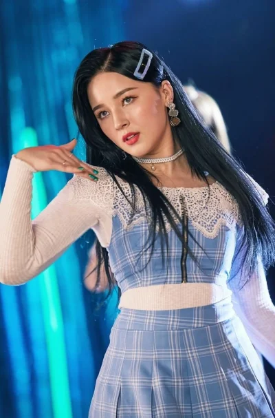 XKHYCCB2dX - #nancy #momoland
#koreanka