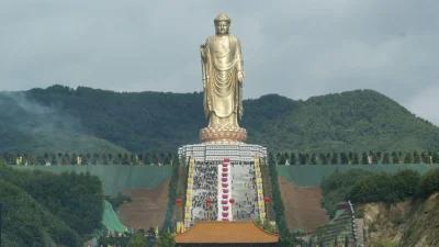 Majkel91 - Wielki Budda z Lushan to największa statua na świecie. Wraz z cokołami, na...