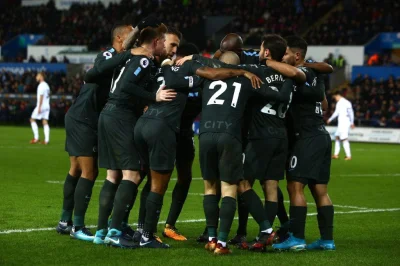 Minieri - Pokonując Swansea 4:0 Manchester City zanotował 15 ligowe zwycięstwo z rzęd...