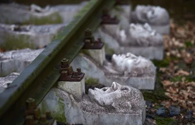 pogop - #pogopasztukaspam 

Pomnik ku czci ofiar obozu Buchenwald w Schwerte

#rzezba...