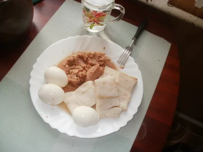 anonymous_derp - Dzisiejsza postna kolacja: Pieczone kostki z mintaja, tuńczyk w sosi...